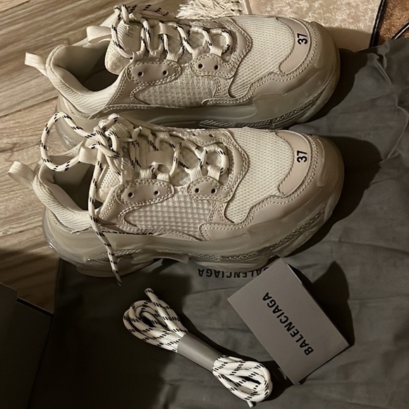 Balenciaga Triple S Sneakers size 37/7 - Picture 6 of 6